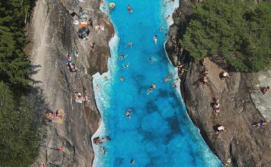Les Marécottes: l&rsquo;autorisation du burkini à la piscine fait des vagues jusqu&rsquo;au parlement