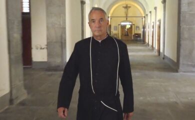 Saint-Maurice: le chanoine porte-parole de l’Abbaye mis en cause dans le rapport accablant
