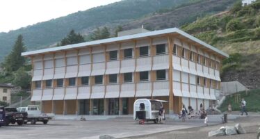 Die Gemeinde Lalden feiert die Eröffnung des neuen Primarschulhauses.