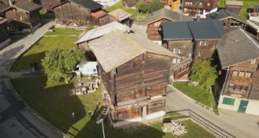Renovation eines 400 jährigen Stadels in Reckingen durch die Genossenschaft Alt-Reckingen